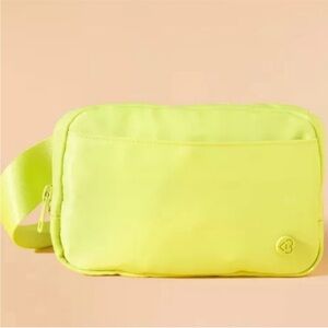 BLOGILATES NWT ultimate belt bag -lime green